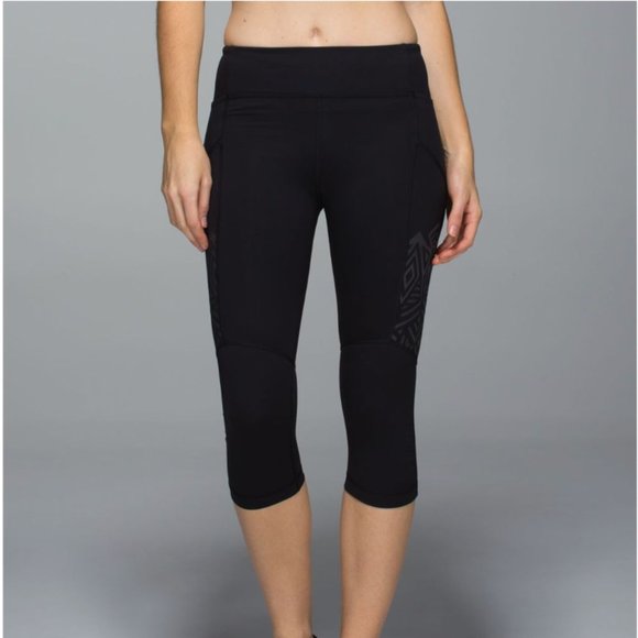 Lululemon Stash It Crop Black 6 - Picture 5 of 16